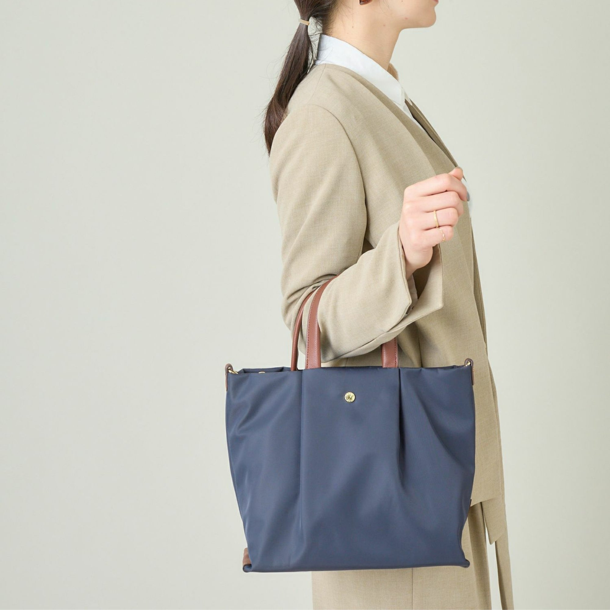 Anello Legato EOS Shoulder Bag