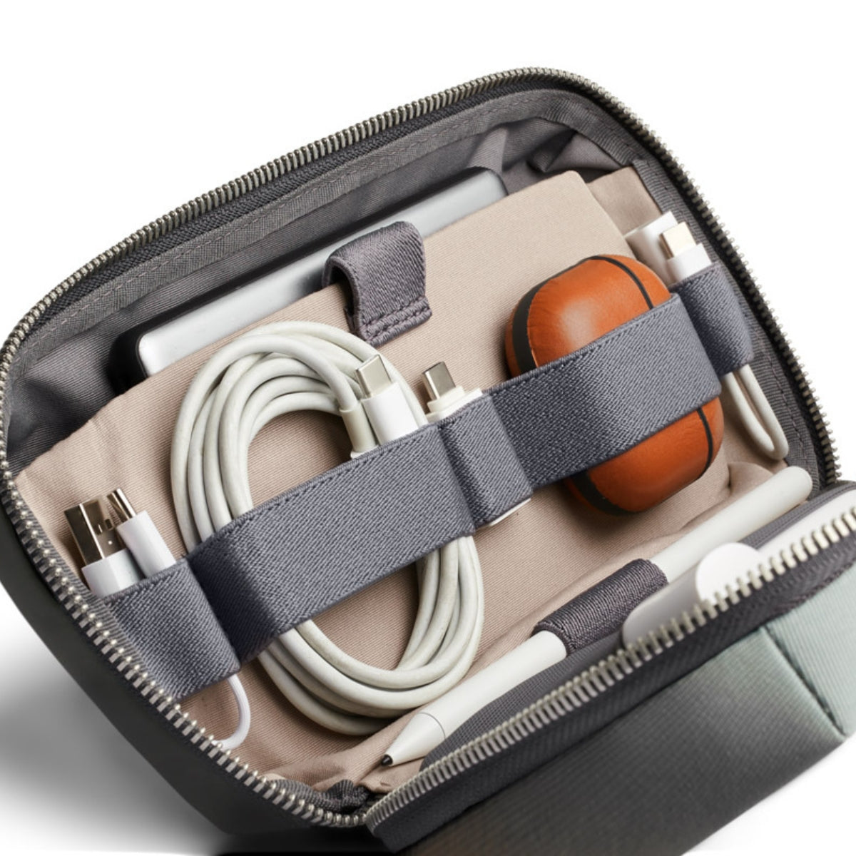 Bellroy Tech Kit