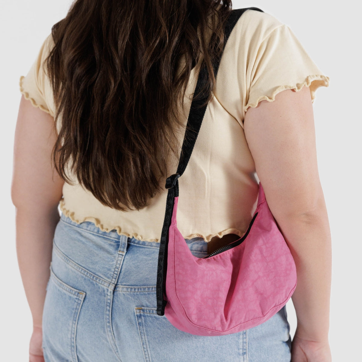 Petit sac en forme de croissant en nylon Baggu 