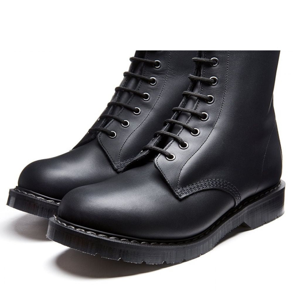 Solovair 8 Eye Derby Boot in Black Greasy