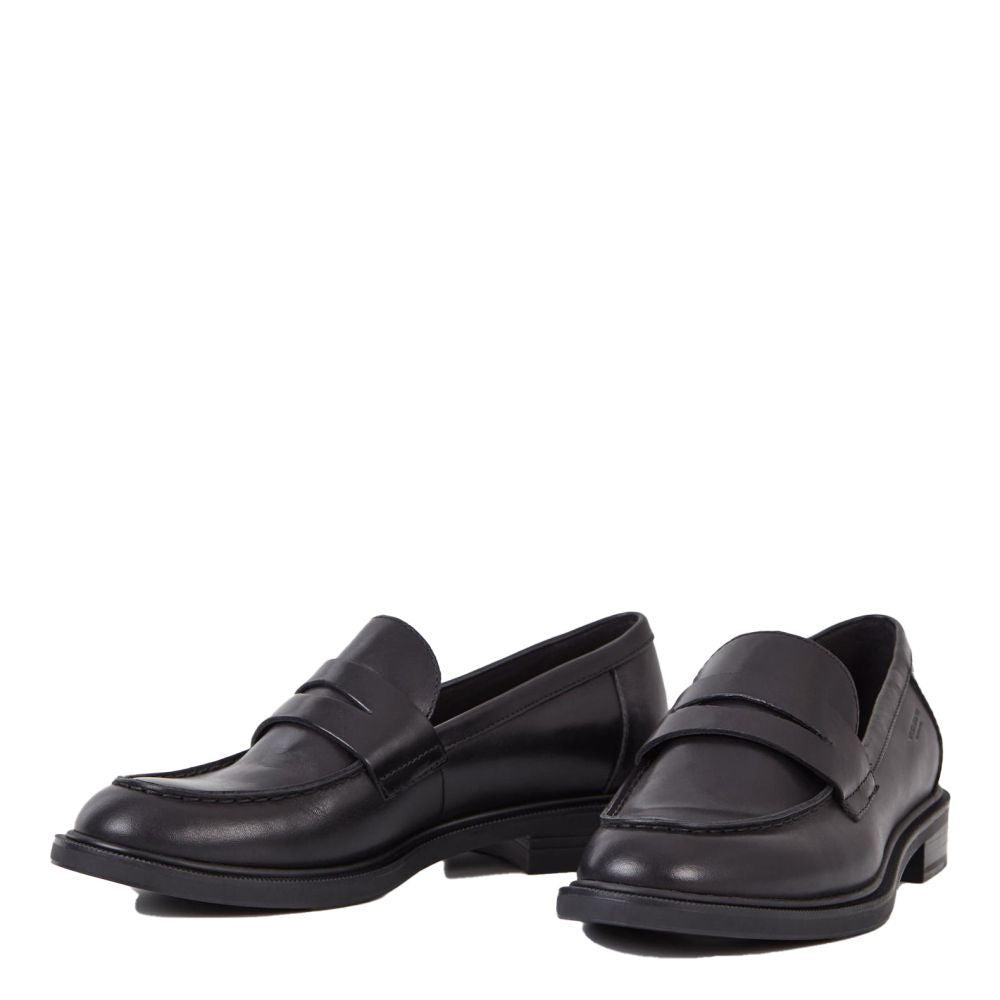 Vagabond Women&#39;s Amina Loafer in Black Leather